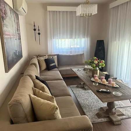 Apartamento Golden Nest Lykavitos Stylish Escape *
